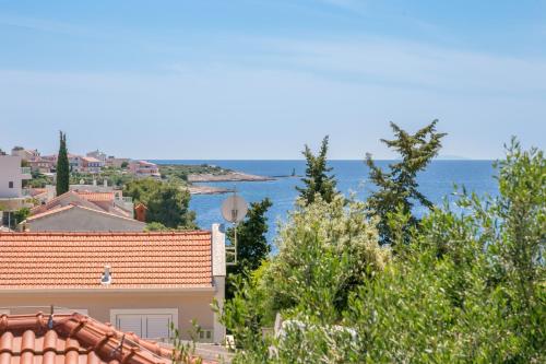 One-Bedroom Apartment with Terrace and Sea View image 10