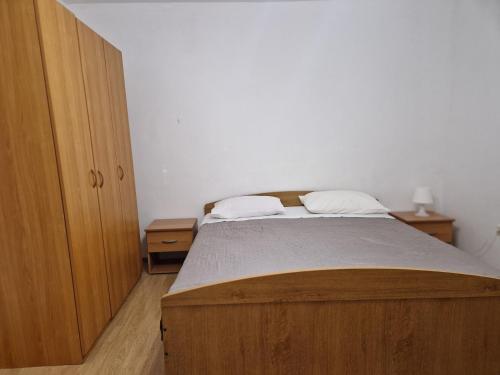 Two-Bedroom Apartment with Terrace room in Apartments with parking space Rogoznica - 4218