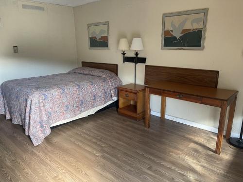 Tyler Inn & Suites – Tyler, TX