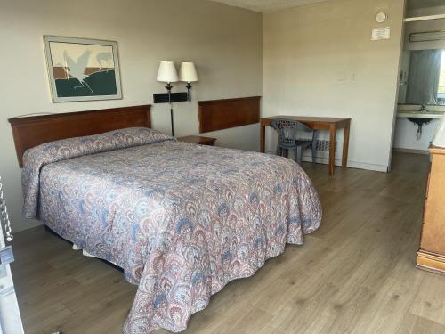 Tyler Inn & Suites – Tyler, TX