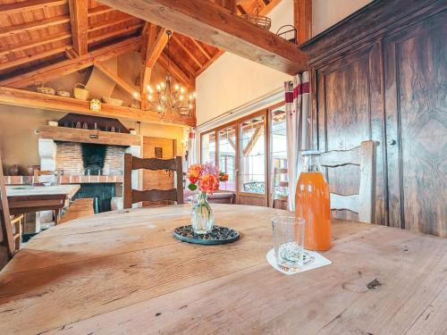 Gîte Pouligny-Notre-Dame, 2 pièces, 6 personnes - FR-1-591-332 (Maison de charme en Berry pres d'un golf & spa, jardin d'hiver, velos, animaux bienvenus - tout incl) in 普利尼諾特達姆