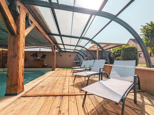 Gîte Pouligny-Notre-Dame, 2 pièces, 6 personnes - FR-1-591-332 (Maison de charme en Berry pres d'un golf & spa, jardin d'hiver, velos, animaux bienvenus - tout incl) in 普利尼諾特達姆