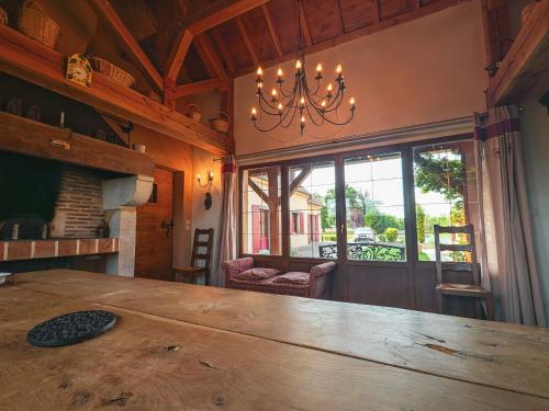 Gîte Pouligny-Notre-Dame, 2 pièces, 6 personnes - FR-1-591-332 (Maison de charme en Berry pres d'un golf & spa, jardin d'hiver, velos, animaux bienvenus - tout incl) in Pouligny-Notre-Dame