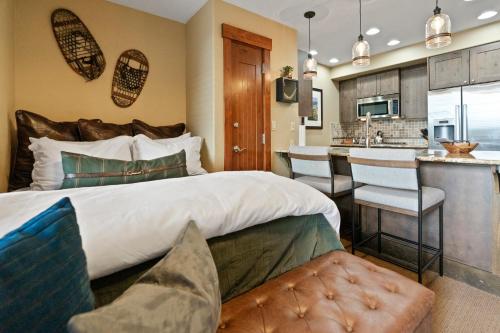 One Ski Hill Place Suite 8203 in Breckenridge (CO)