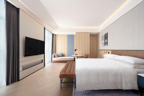 City View Senior King Room room in Four Points by Sheraton Suzhou Gusu
