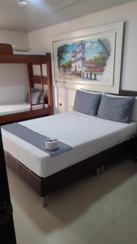 Hotel Girón Plaza (Hotel Giron Plaza) in 希隆