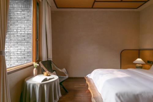 Double Room image 1