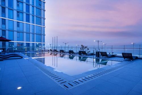游泳池, 麗晶濱海藍色飯店 (Hotel RegentMarine The Blue) in 濟州
