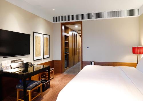 room detail thumbnail 1