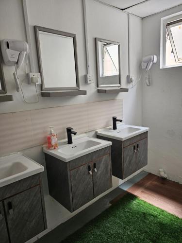 AeCOTEL Mingle Hostel near The Parish of St Michael and All Angels