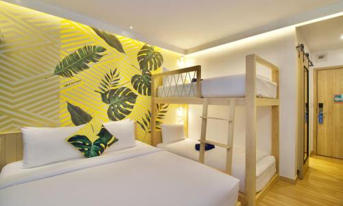 Quadruple Room image 10
