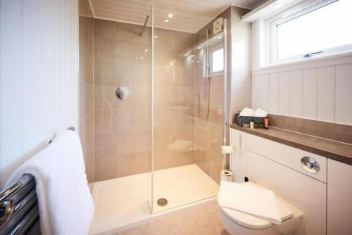 Silverwood Luxury Lodges & Bistro Barn - image 13