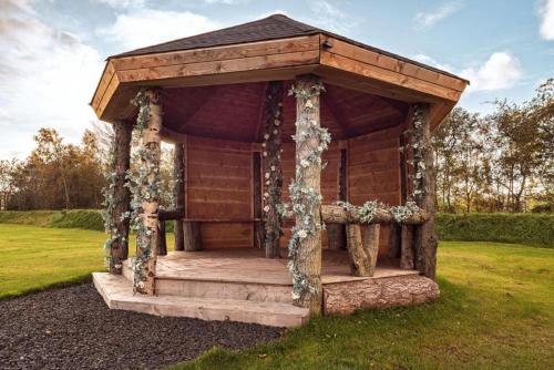 Silverwood Luxury Lodges & Bistro Barn - main image