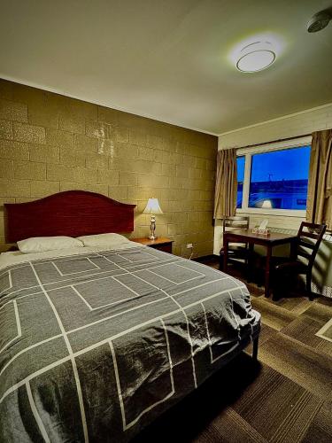 1 queen bed