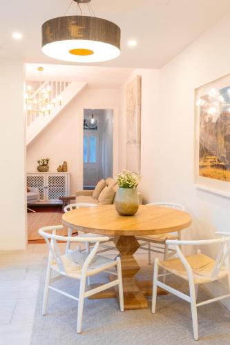 Stylish 3BR Paddington Townhouse in Paddington