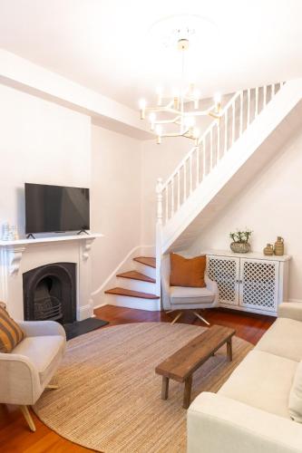 Stylish 3BR Paddington Townhouse in Paddington
