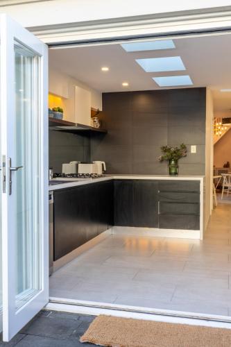 Stylish 3BR Paddington Townhouse in Paddington
