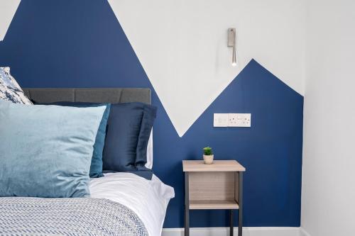 Four Bedroom House by Brookland Stays Serviced Accommodation Short Lets Manchester with Free WiFi, Manchester (photo 8)