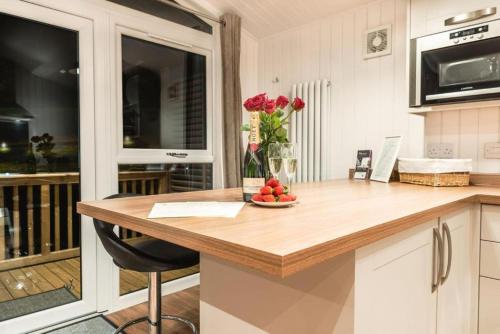 Silverwood Luxury Lodges & Bistro Barn - image 7