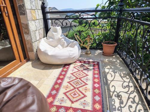 Terraza/balcón, NarInn Guesthouse in Ismailli