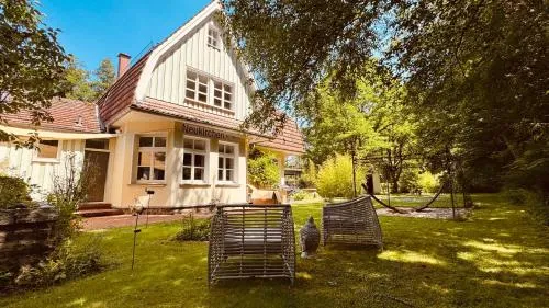 Klimaanlage, 5 Sterne Villa Bahnhoftraum, 333 qm, 1200qm Garten, virtueller Rundgang, Dachterrasse, Whirlpoolbadewanne in Braunfels, Deutschland