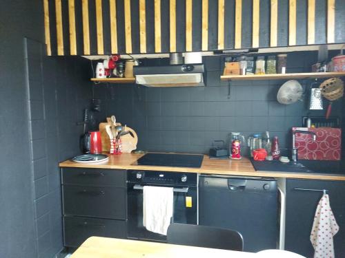 Konyha, Auch dans un Écrin de Verdure (Auch dans un Ecrin de Verdure) in Auch