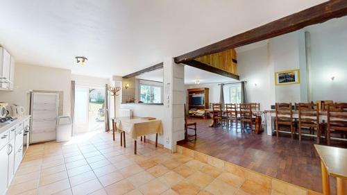 virtuve, MOULIN DE LACHAUD - HOTEL et GITES in Savignac-Ledrier