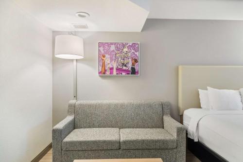 Phoenix Inn & Suites Lake Oswego - image 12