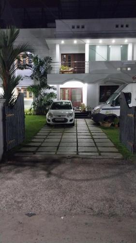 Deluxe Double Room with Balcony image 4