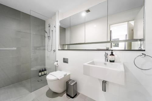 Waterloo 2Br Modern Apartment Nature Park - image 12