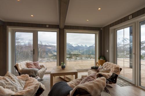 Mountain View Lodge in Stranda