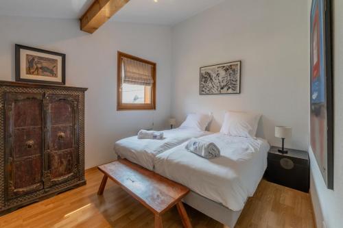 Three-Bedroom Loft Apartment image 8