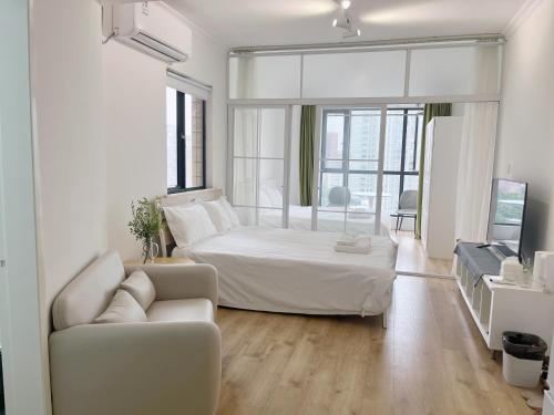 Quadruple Room with Private Bathroom image 4