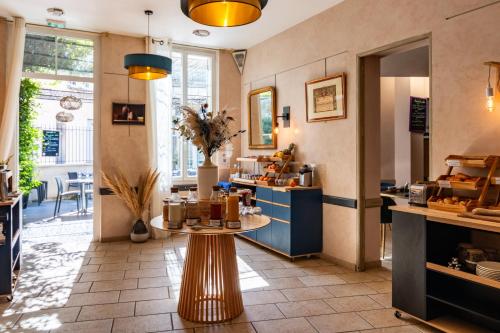 Logis Hôtel de la Tour Libourne (Logis Hotel de la Tour Libourne) in Libourne