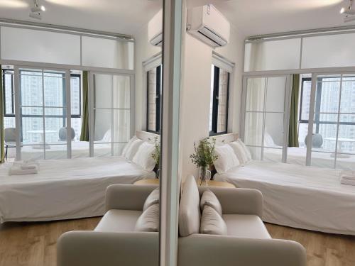 Quadruple Room with Private Bathroom image 5