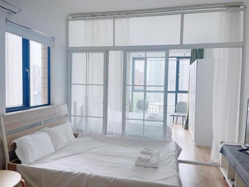 Quadruple Room with Private Bathroom image 9