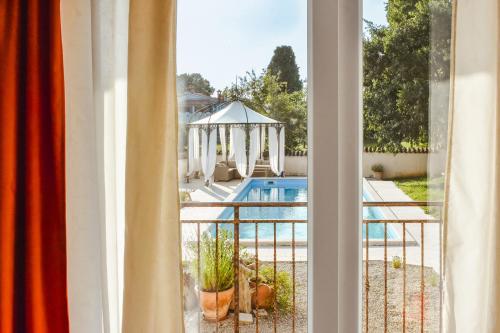 Skats, Bed & Breakfast Kastel in Zbandaj