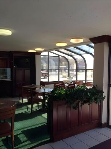 Restoran, Astoria Hotel West in Danville (VA)