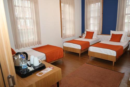 Standard Triple Room image 9