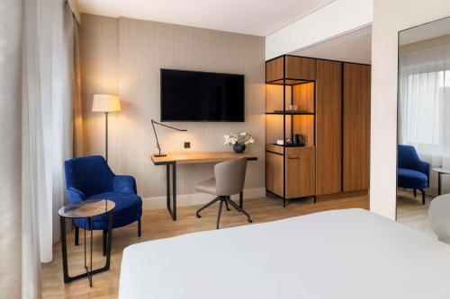 Standard Double Room with View image 10