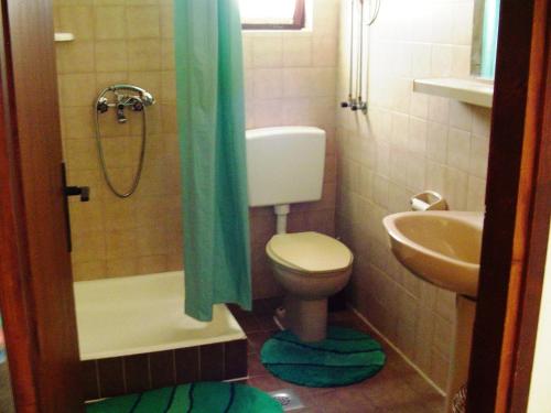One-Bedroom Apartment with Balcony image 3