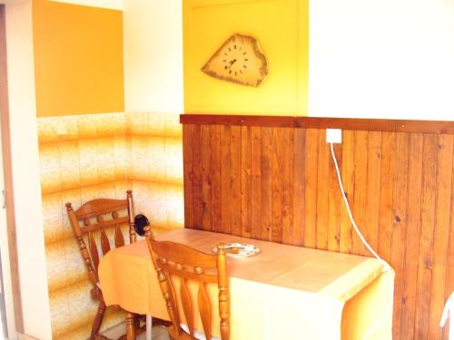 One-Bedroom Apartment with Terrace image 2