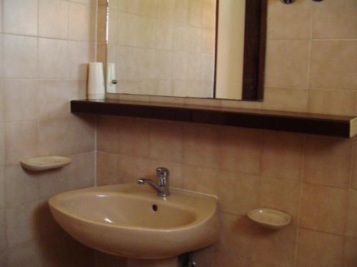 Two-Bedroom Apartment with Balcony image 3