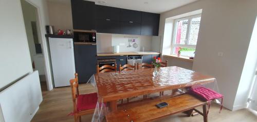 Gîte entier Le Côme 10 personnes (Gite entier Le Come 10 personnes) in Saint-Ours (Auvergne)
