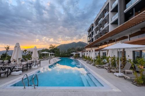 Swimming pool, Montanegro Lodge Hotel & Spa in Tivat