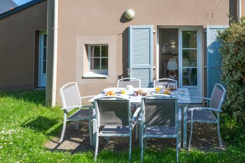 3 bedrooms, 6 beds
