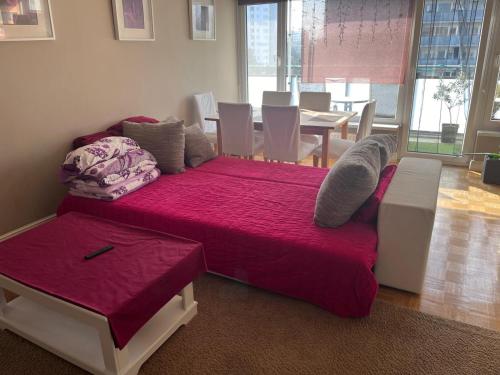 Zentrale, helle Wohnung mit Balkon! Ideal für Messe, Business und Städtereise, Frankfurt/Main (photo 3)