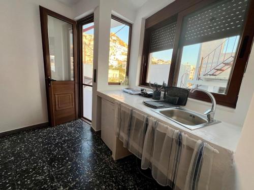 Rustic Retreat in Town in Skyros