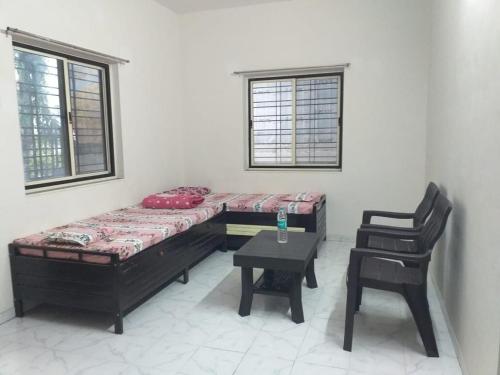 2 BHK ENTIRE ROW HOUSE Home stay in nashik in Somnath Shinde Nagar
