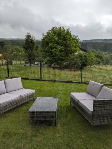 Aux Fleurs des Champs - Appartement avec Terrasse, Parking et Piscine in Buhl